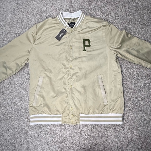 NWT Men’s Primitive Skateboarding Beige Satin Bomber Jacket Size Large L - Picture 2 of 14